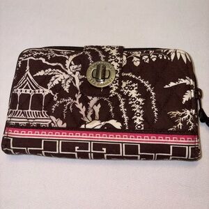 Vera Bradley Imperial Toile Zipper Wallet in Brown & Cream with Pick Accent